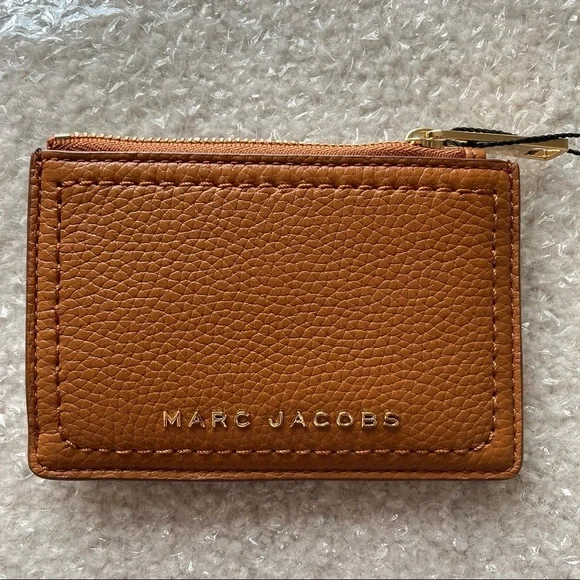 Marc Jacobs Leather Zip Top Wallet in Smoked Almond Size 3.5” L x 5” W x .5” D - Picture 5 of 13